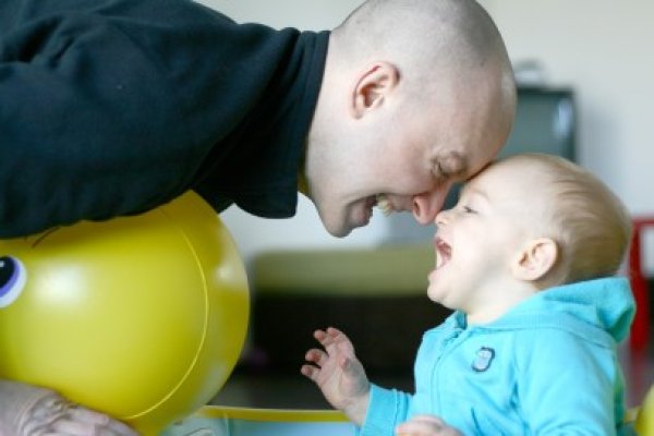 A murit împăcat că şi-a văzut copilul, după ani de luptă cu leucemia